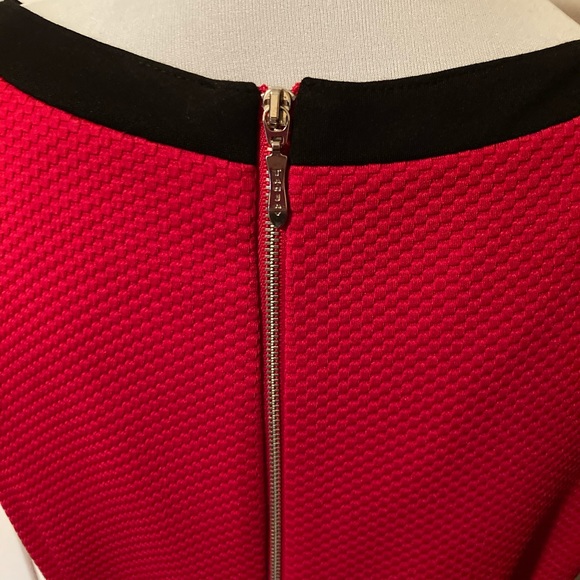 Red sleeveless dress, perfect for the Holidays! - Picture 5 of 9